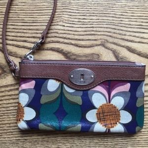 Fossil wristlet